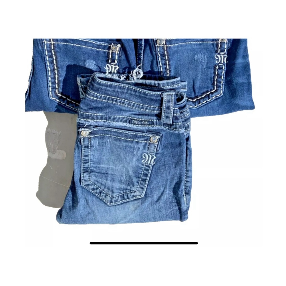 Miss me size 26 jeans lot of 3 Pairs of the pairs of capris one is boot cut.